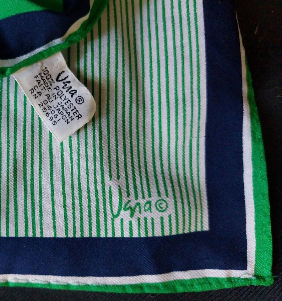 MOD GRAPHIC GREEN, BLUE & WHITE Vintage 1960s VERA Oblong SCARF - Image 3 of 4