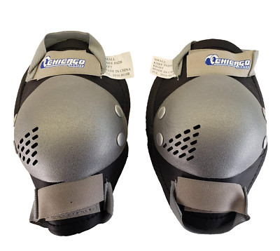 Chicago Skates Jungen Rollschuhe Knieschützer, Klein, Schwarz/Silber