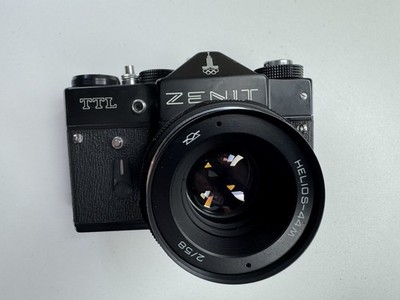 Soviet USSR SLR Camera ''Zenit-TTL'' With Helios-44m Lens+instruction olympiad 80