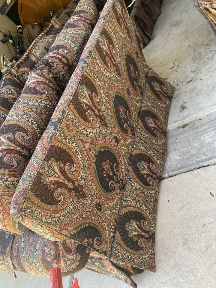 Henredon Love Seats Set Of 2 - Image 3 of 4