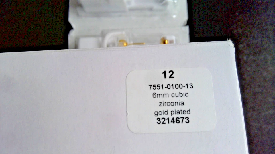 Brincos piercing de orelha Studex System 75 folheados a ouro tiff 6mm zircônia cúbica G12 - Imagem 3 de 3