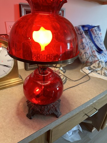 Vintage Victorian Glass Ruby Red Amberina Spiral Optic Shade w/ Bronze Base Lamp - Picture 2 of 11