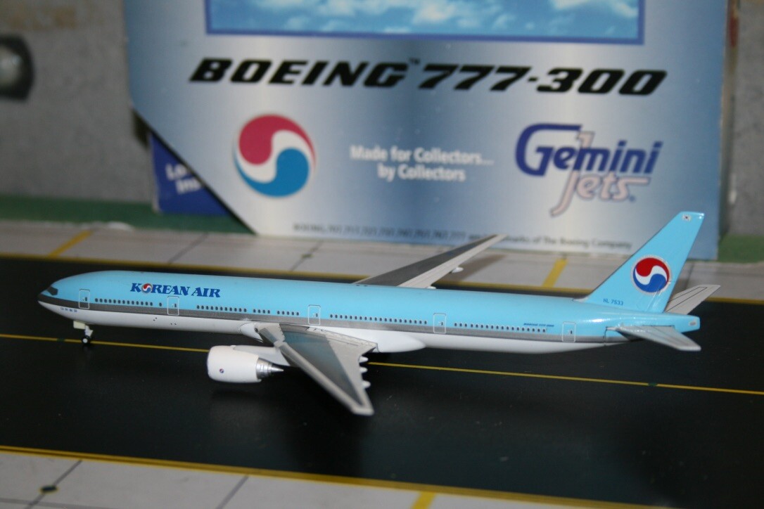 Gemini Jets 1:400 Korean Air Boeing 777-300 HL7533 (GJKAL094