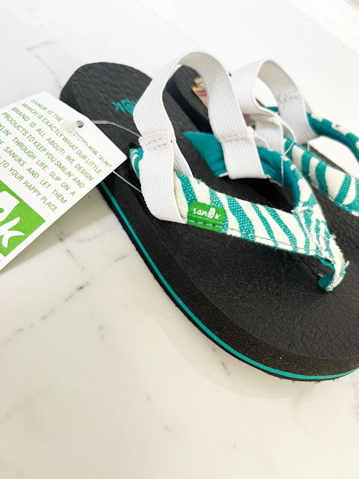 ¡NUEVO CON ETIQUETAS! Sandalias Sanuk Yoga Vida Silvestre Niñas Chanclas Zapatos Verde Azulado Cebra Talla 8-9 10-11 Foto 2 de 4