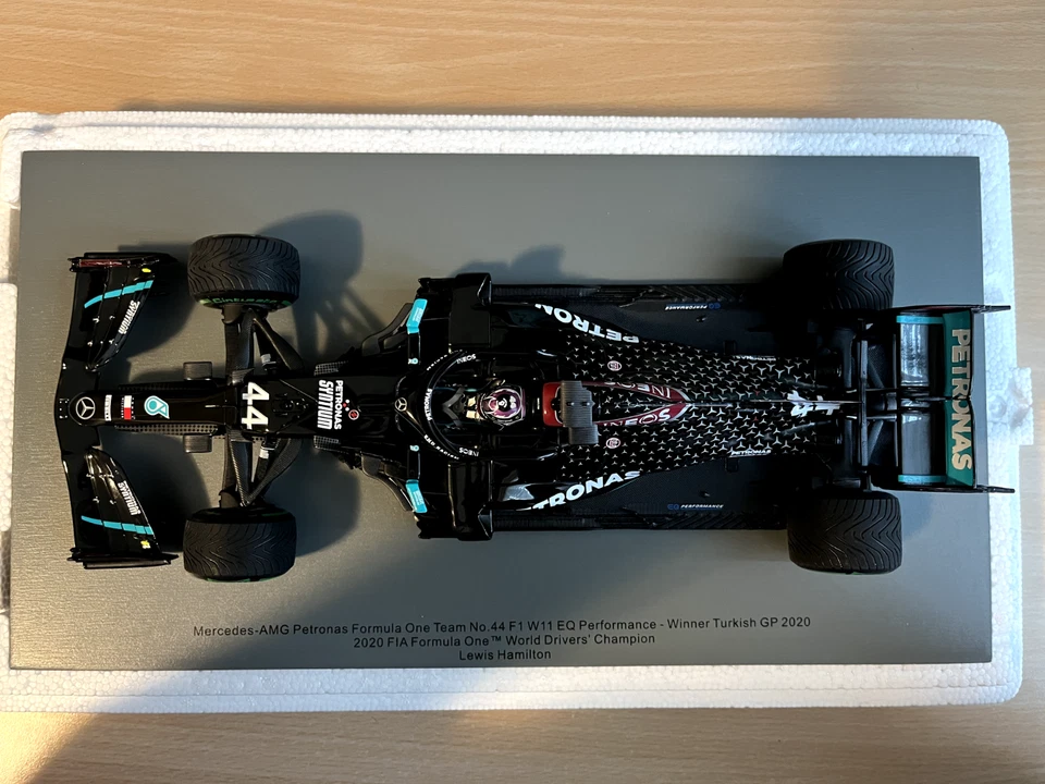 Spark Mercedes-AMG W11 1/18 Lewis Hamilton Turkish gp 2020 18S567 - Immagine 4 di 4