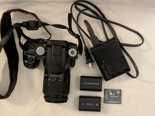 Sony Alpha A100 10,2 megapixel fotocamera reflex digitale con obiettivo 18-70 mm caricatore scheda CF testata!