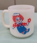 VTG.RAGGEDY ANN and ANDY GLASBAKE MILK GLASS COFFEE COFFEE CUP WHITE~