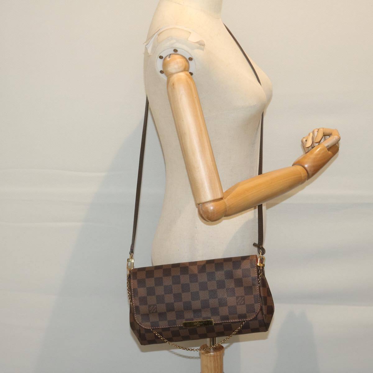 Louis Vuitton Favorite Brown Canvas Shoulder Bag Authentic Louis Vuitton Favorite Brown Canvas Shoulder Bag Authentic