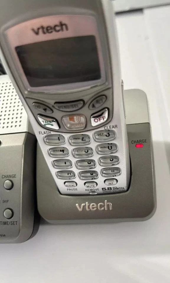 vtech digital answering system Mi6879 with extra handset - Image 3 of 4