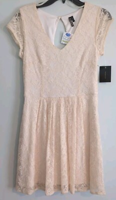 Heartsoul Lace Lace Fit/Flare Dress Keyhole Back Peach Junior's SMALL NWT! (CB5) | eBay Heartsoul Lace Lace Fit/Flare Dress Keyhole Back Peach Junior's SMALL NWT! (CB5) | eBay