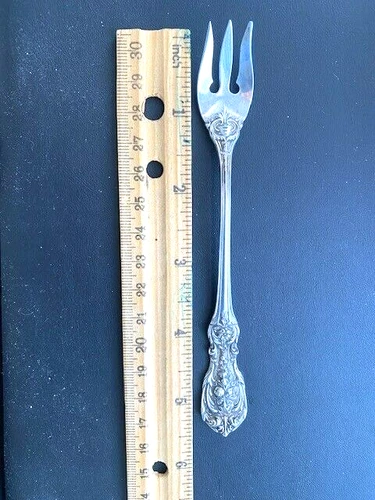 1907 REED & BARTON ''FRANCIS I'' 925 STERLING SILVER OYSTER FORK