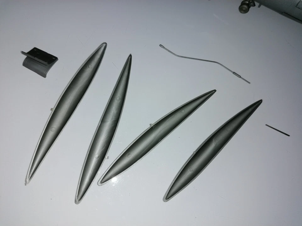 Monogram? F-100 Super Sabre modellino di plastica no box vintage - Immagine 2 di 4