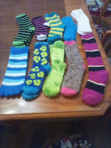 1 lot of 10 Soft and Cozy Women's Fuzzy Socks, New without tags - Afbeelding 1 van 1