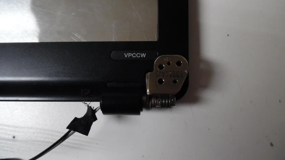 Original Sony VAIO VPCCW MBX-226 - Tapa de cubierta con bisel y bisagras / 012-000A-2351-D Foto 4 de 4