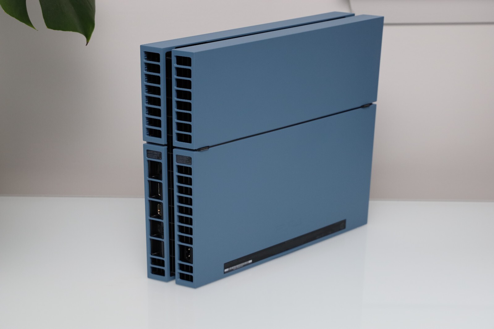 Sony PlayStation 4 Uncharted 4: Limited Edition Bundle 500GB Gray Blue Console - Picture 4 of 5