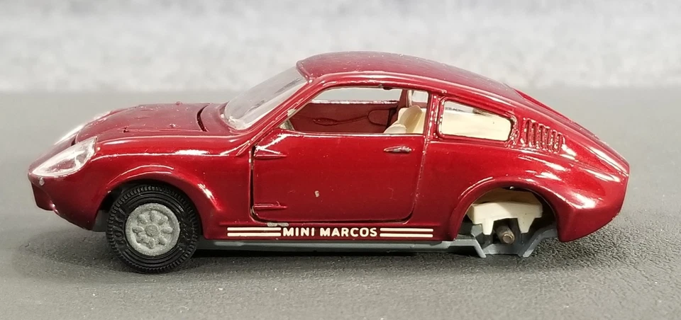 VTG CORGI TOYS 1/43 MINI MARCOS GT 850 DIECAST METAL RED MADE IN UK - Image 4 of 4