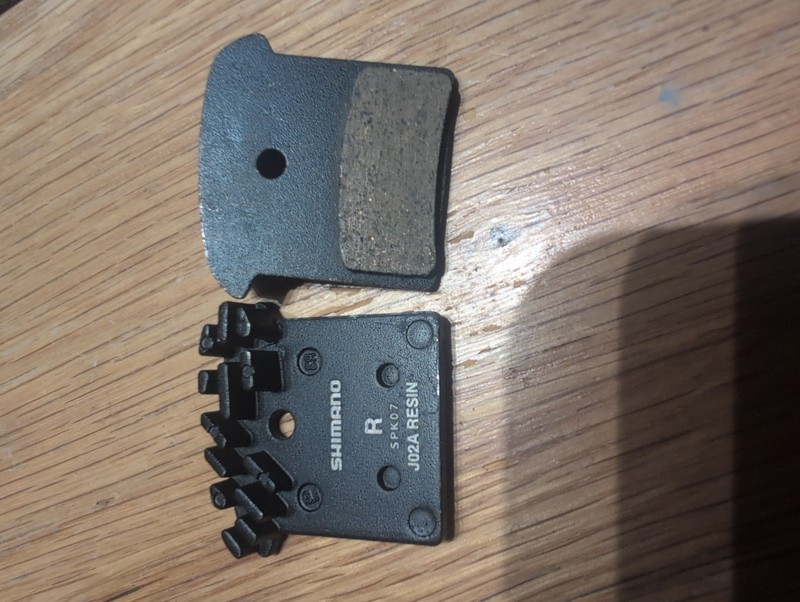 Shimano J02A Resin Genuine Disc Brake Pads For Road Hydraulic 105 Ultegra