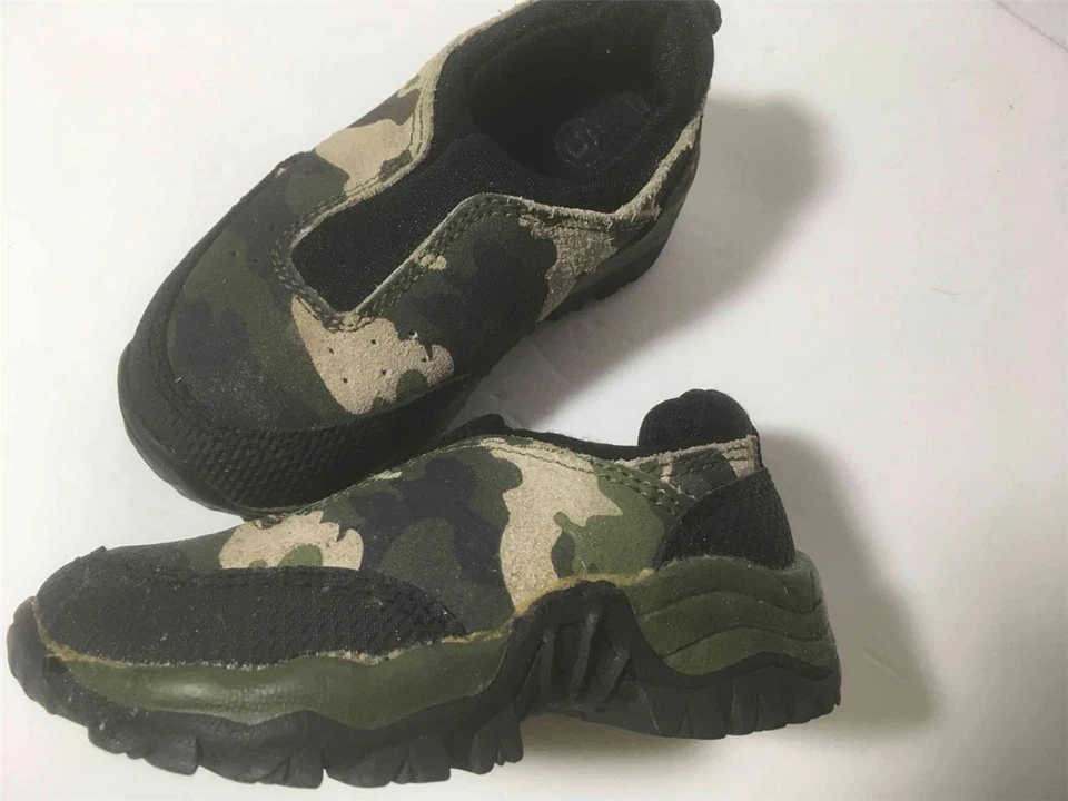 Children's Place Boys Leather CAMO Slip-On Shoes Sz 5 Toddler - Image 2 of 3