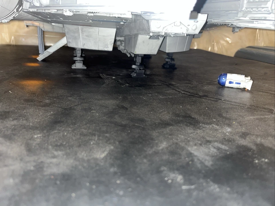 星球大战 Legacy Millennium Falcon 零件着陆装备(7 件套)3D 打印 — 第 4/4 张图片