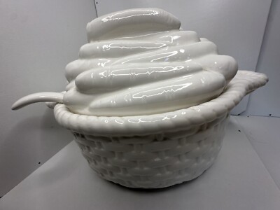 Himark 1960 Tureen All White Bean Soup Bowl Emboss Basket Weave Bowl Carrot