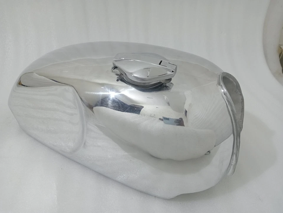 Norton Commando Roadster Alloy Aluminium Fuel Petrol Gas Tank With Cap |Fit For - Image 2 of 4