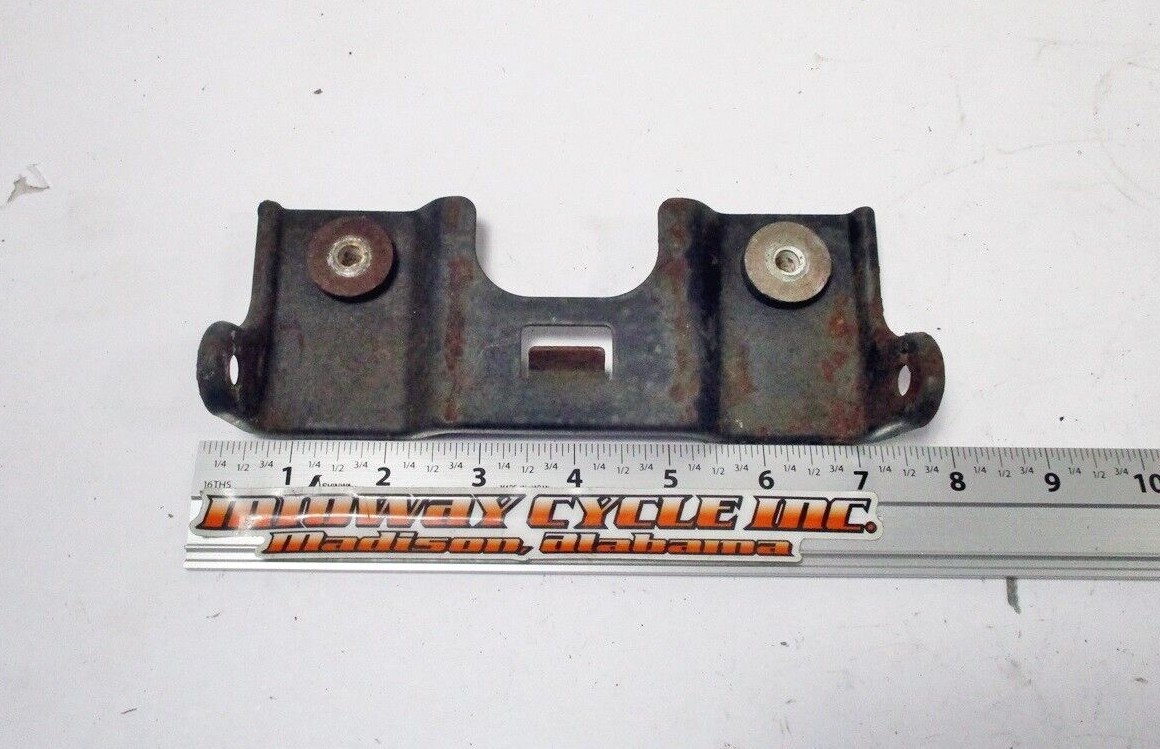 なら がんばカークタ KAWASAKI ZX11 REAR FUEL TANK BRACKET 32052
