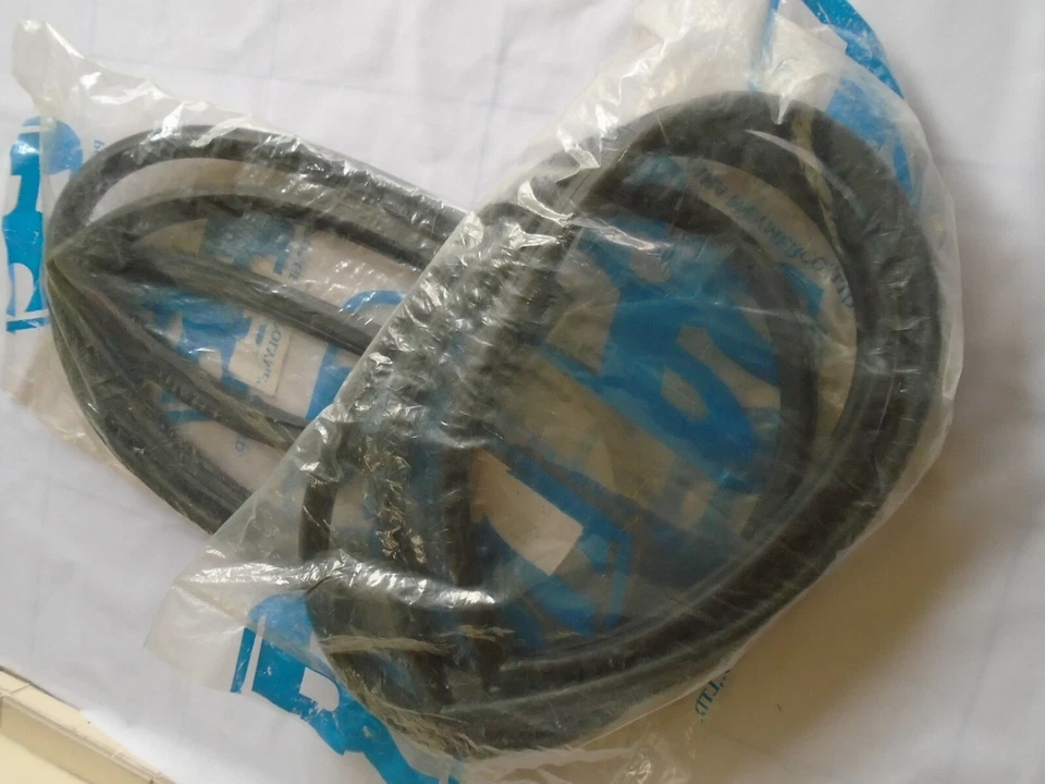 For Mercedes Benz W123, 200 230 240 300 Front Windshield, Rear Windshield Rubber - Изображение 3 из 4