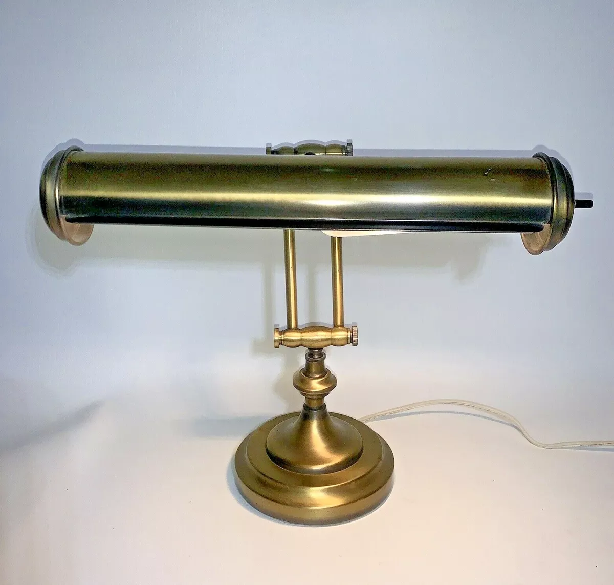Underwriters laboratories bankers hot sale lamp