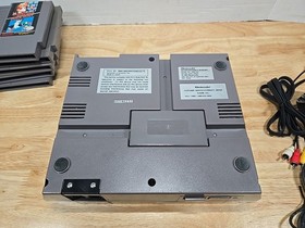 Nintendo NES Console 5 Games. Mario 1, 2, 3, Tetris Zapper New 72 Pin Connector 