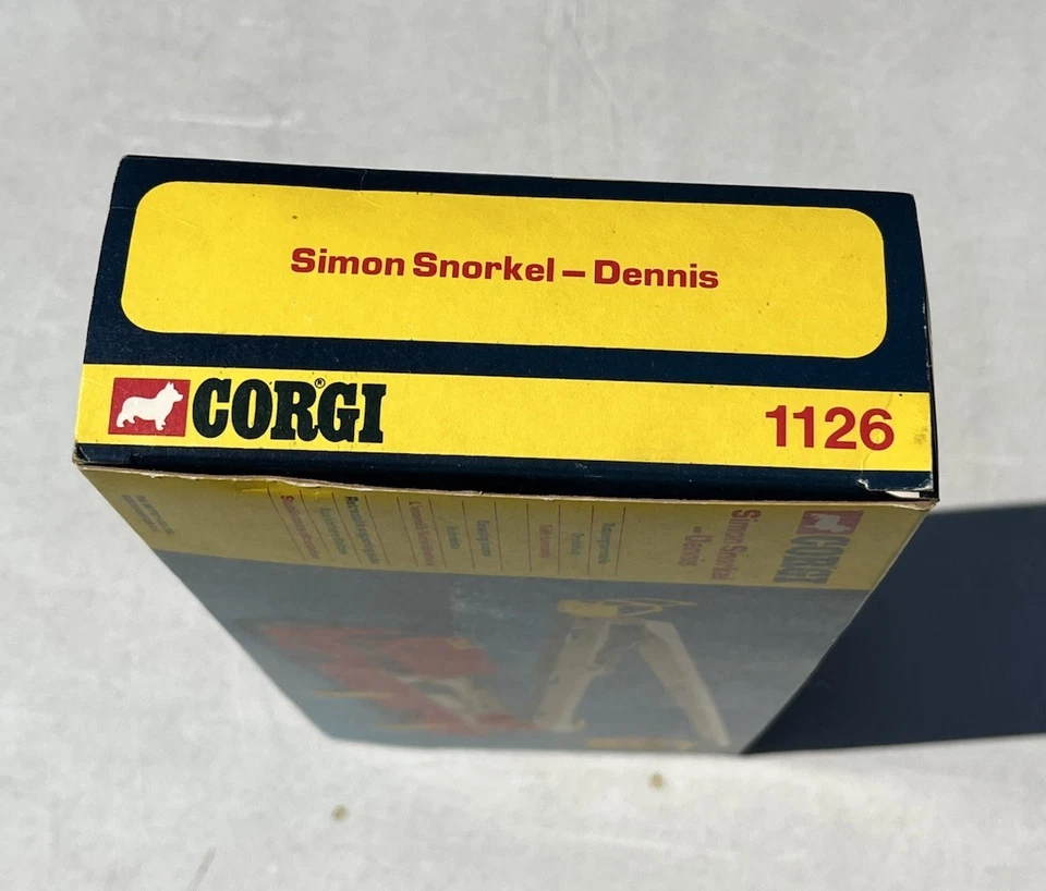 CORGI #1126 SIMON SNORKEL - DENNIS DIE-CAST FIRE ENGINE TRUCK 1977 BOX WEAR - Image 3 of 4