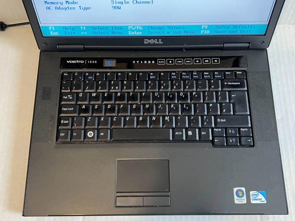 Dell Vostro 1520 Laptop Intel Celeron 575 2.00GHz Screen 15.6" Ram 2GB - Image 3 of 4
