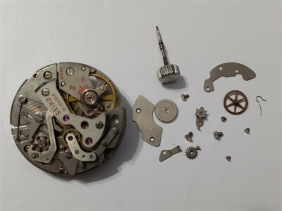 SEIKO ONE PUSH CHRONOGRAPH CAL 5717 '' MOVEMENT '' FOR PARTS - AS IS