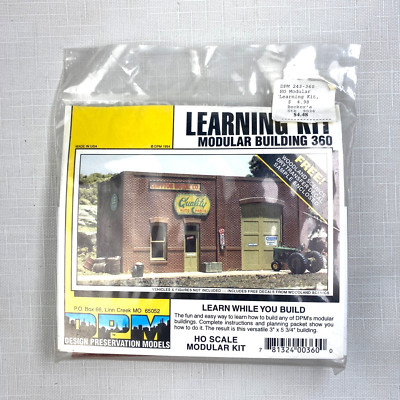 DPM ''CLIFTON MOTOR CO'' LEARNING KIT Modular Building 360! HO SCALE Train Set
