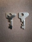2x  mid-century Sudhaus 579 Schlüssel  Koffer, Aktentasche DDR Kofferschlüssel