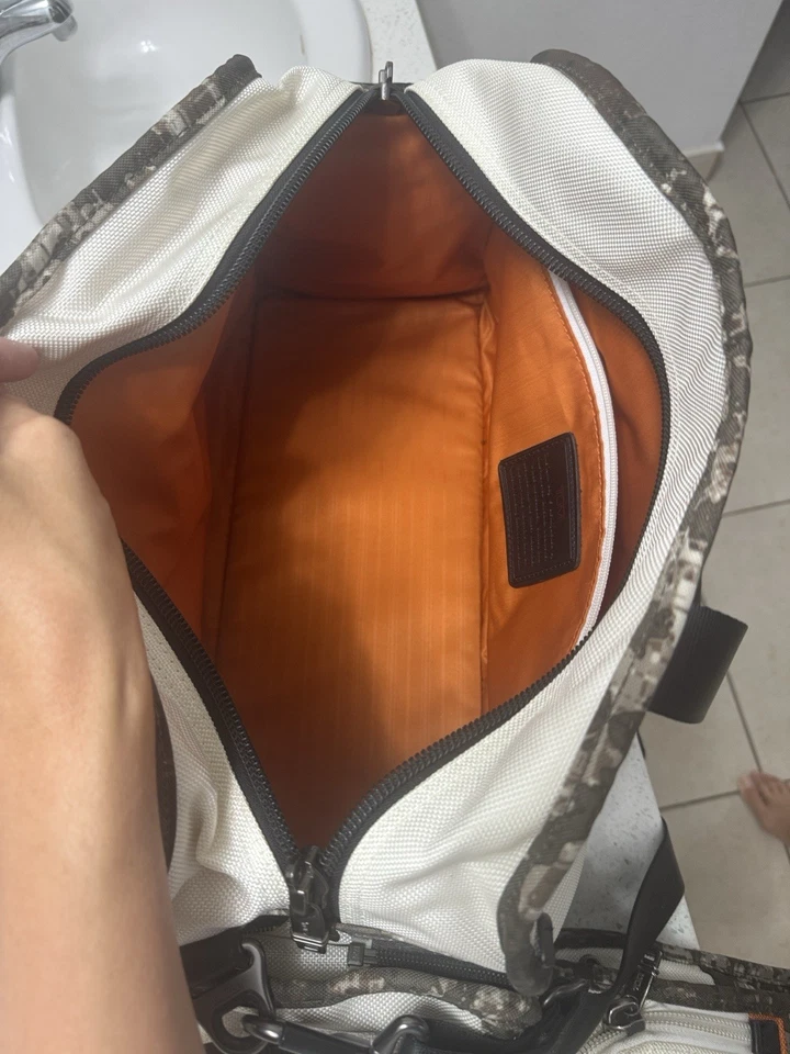 Bolso de Lona Tumi Crema y Camuflaje Foto 3 de 4