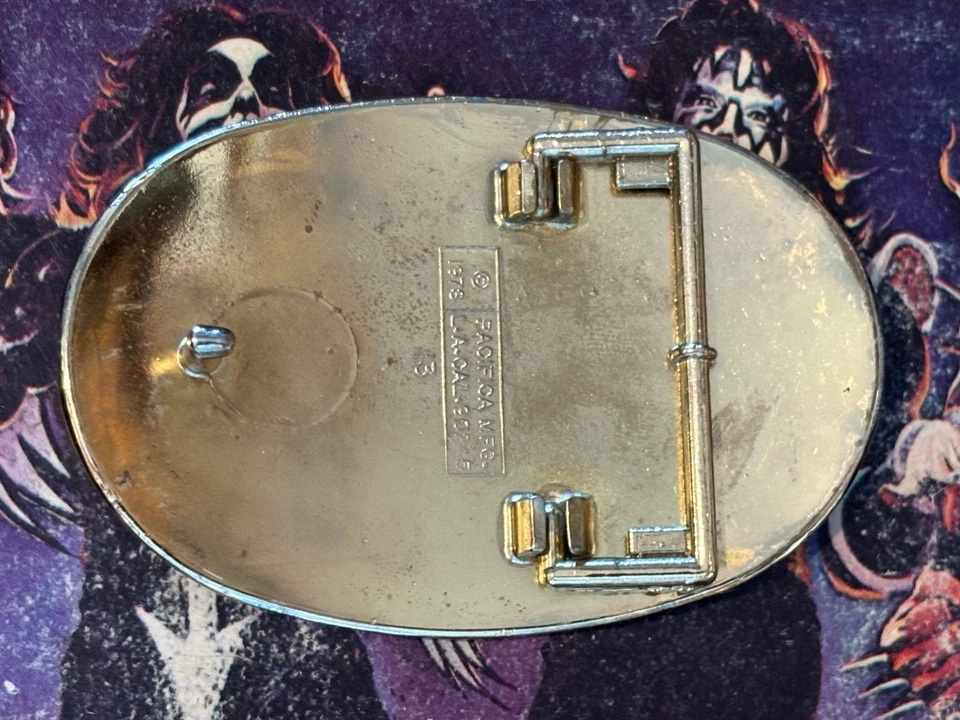 DOOBIE BROTHERS VINTAGE 1977 PACIFICA COLLECTIBLE ROCK & ROLL MYLAR BELT BUCKLE - Image 2 of 2