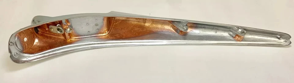 Chrysler Windsor Series 1949 luz trasera izquierda carcasa 1339872 nuevo de lote nuevo Foto 4 de 4