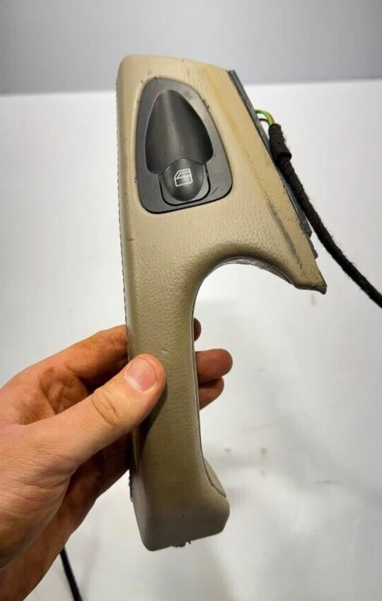 2003-2006 MERCEDES-BENZ SL500 R230 RIGHT INTERIOR HANDLE w/WINDOW SWITCH OEM - Image 3 of 4