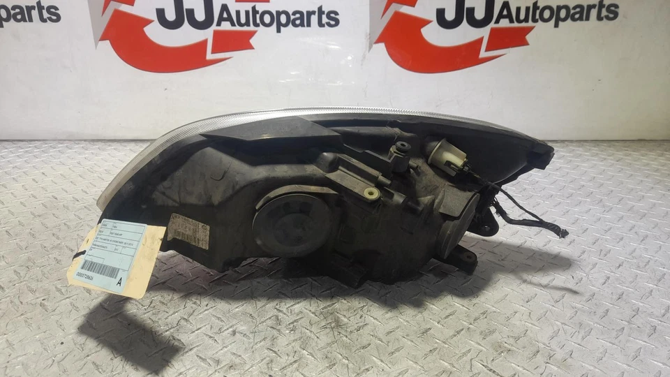 SKODA FABIA RIGHT HEADLAMP 5JF, 77TSI AMBITION, W/ CHROME INSERT, 08/11-07/15 - image 3 of 4