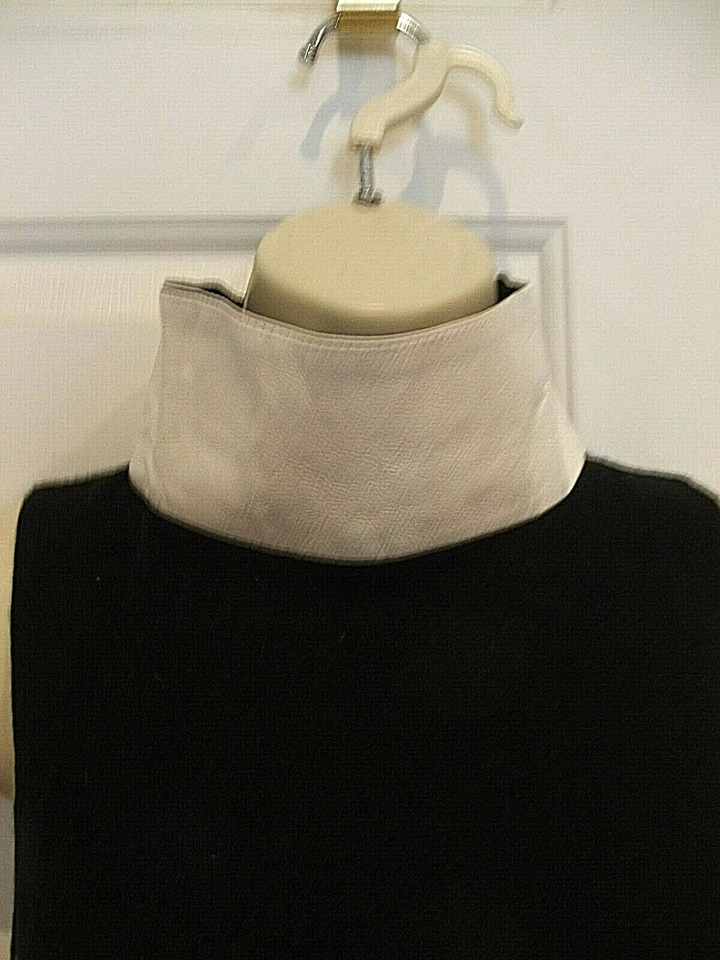 Nuevo en paquete newport news 100% NEGRO ACRÍLICO/BLANCO CUERO TOP SIN MANGAS GRANDE Foto 2 de 3