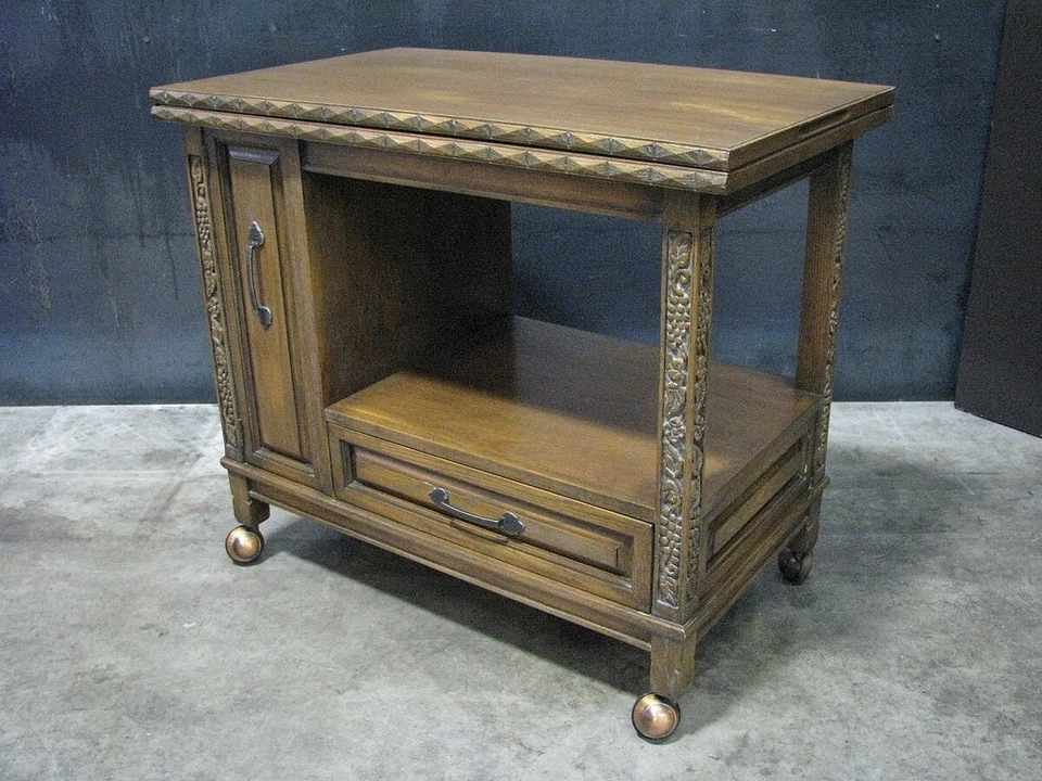 Raro servidor Romweber roble vikingo con ruedas con tapa expandible de 35" a 68" Foto 2 de 4