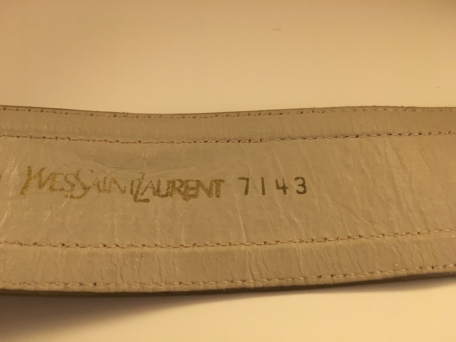 SAINT LAURENT Cintura YSL con fibbia quadrata tartaruga pelle tortora sagomata e cucitura superiore XS