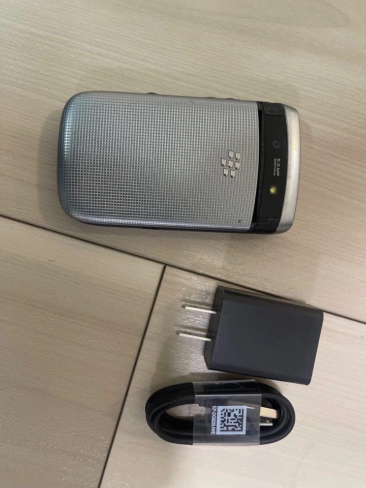 BlackBerry Torch 9810 - 8 GB - plateado (desbloqueado) (CA) Foto 3 de 3