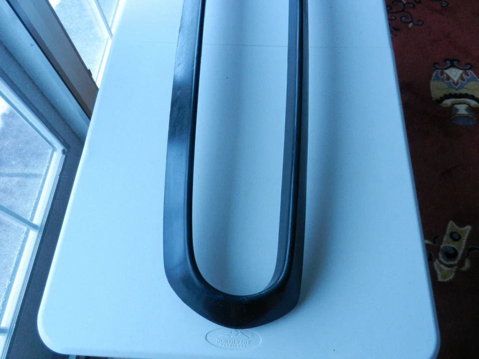 Parachoques delantero Ferrari 365 GTC/4 1972, pieza OEM usada. Foto 3 de 4