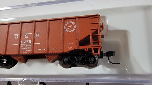 Atlas N Scale Delaware & Hudson D&H 55 Ton Fishbelly Hopper (Flat End) #5755 - Picture 3 of 3