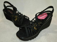 skechers crossed wires