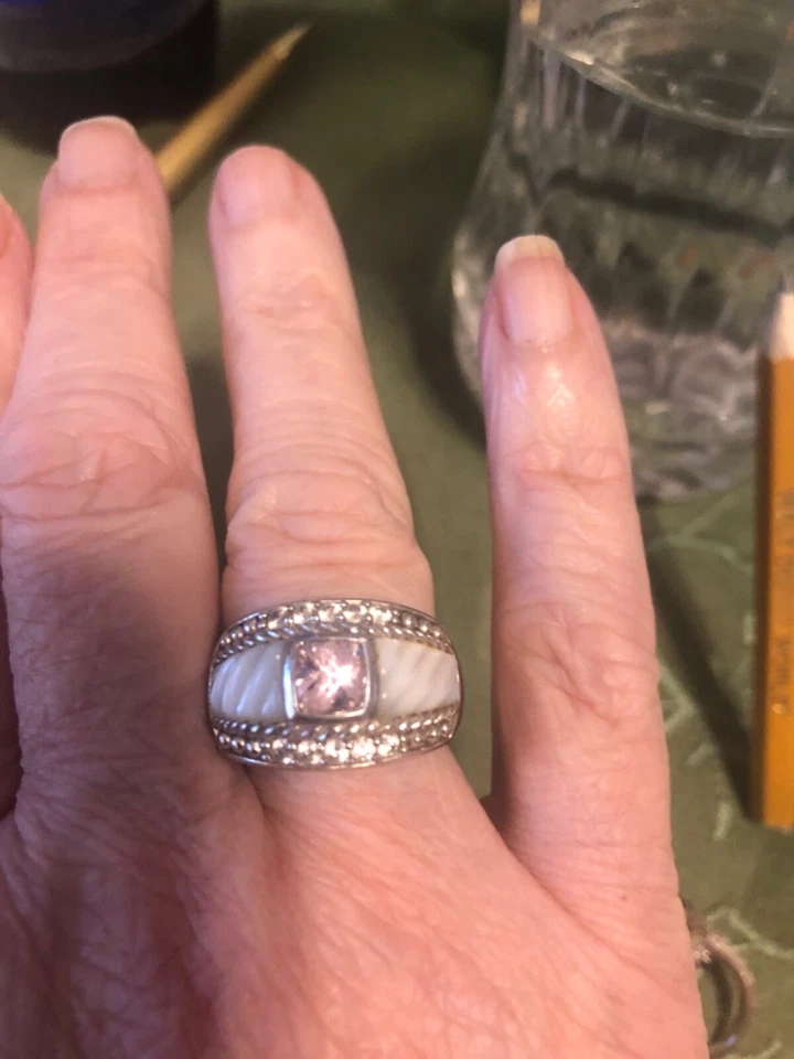 Anillo Judith Ripka talla 7 rosa facetado madreperla czs pesado ss Foto 2 de 4