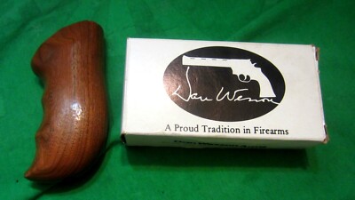 Dan Wesson Original Large Frame Round Tang Finger Groove Grip! Rare With Box!