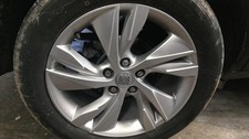 Used Wheel fits: 2024 Buick Encore gx 18x7-1/2 aluminum painted silver opt RSZ G
