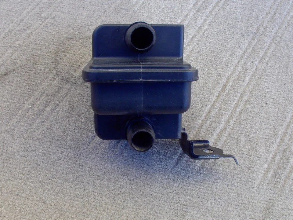 2004-2006 TOYOTA TUNDRA FILTRO VASILHA DE VAPOR DE COMBUSTÍVEL 77706-0C030 FABRICANTE DE EQUIPAMENTO ORIGINAL - Imagem 3 de 4